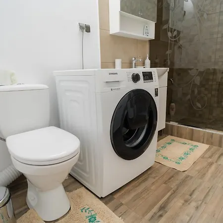 Apartment Renovated Gem Plumbuita Park Bucharest