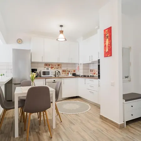 Renovated Gem Plumbuita Park Apartment Bucharest