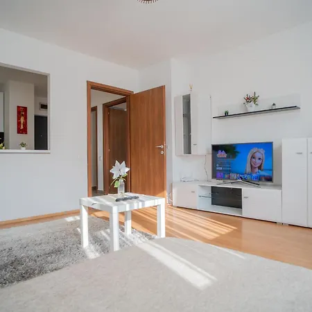 Renovated Gem Plumbuita Park