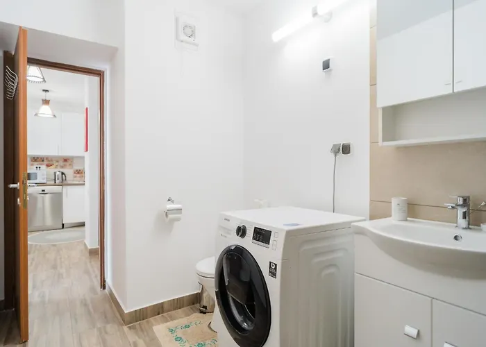 Renovated Gem Plumbuita Park * Bukarest