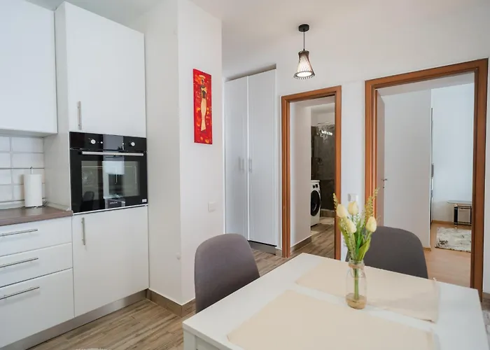 Renovated Gem Plumbuita Park Bukarest