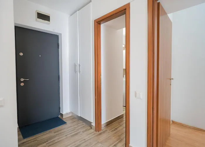 Apartment Renovated Gem Plumbuita Park Bucharest