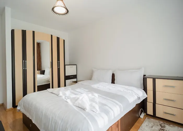 Apartment Renovated Gem Plumbuita Park Bucharest