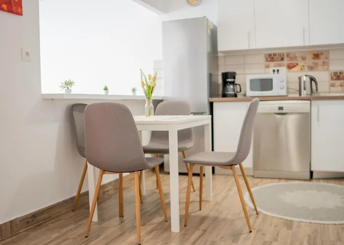 Renovated Gem Plumbuita Park * Bukarest