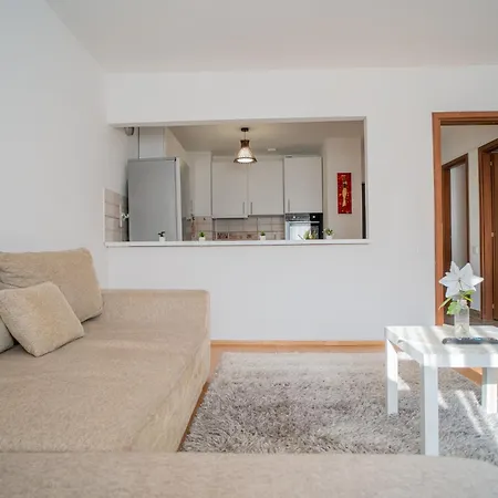 Apartament Renovated Gem Plumbuita Park