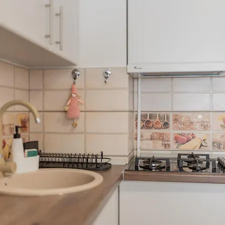 Renovated Gem Plumbuita Park * Boekarest