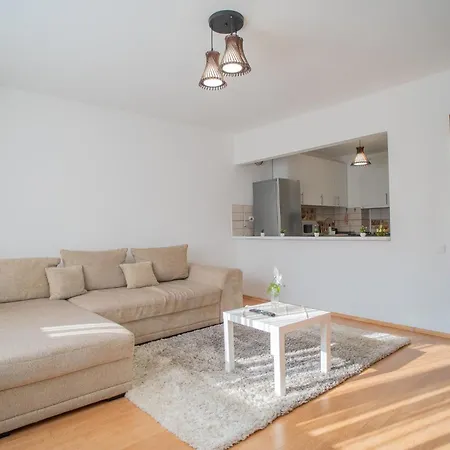 Lejlighed Renovated Gem Plumbuita Park Bukarest